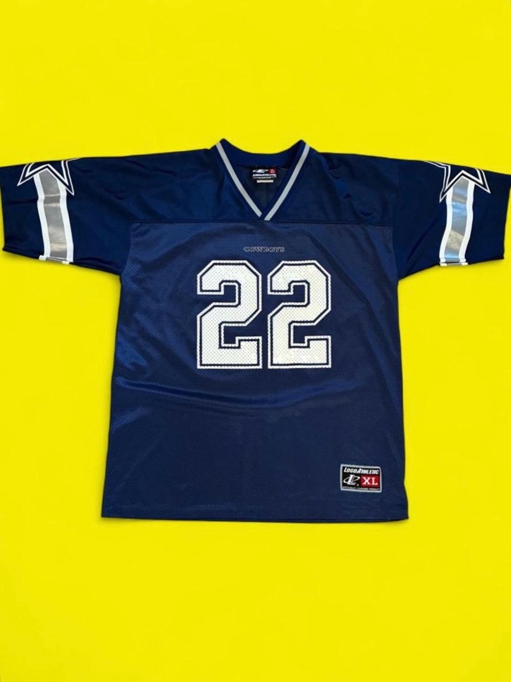 Vintage 90s Dallas Cowboys jersey. 22 Emmitt Smith